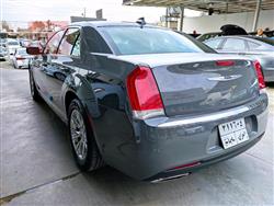 کرایسلەر 300